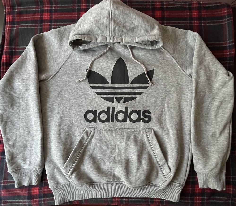 Adidas sport сірого кольору