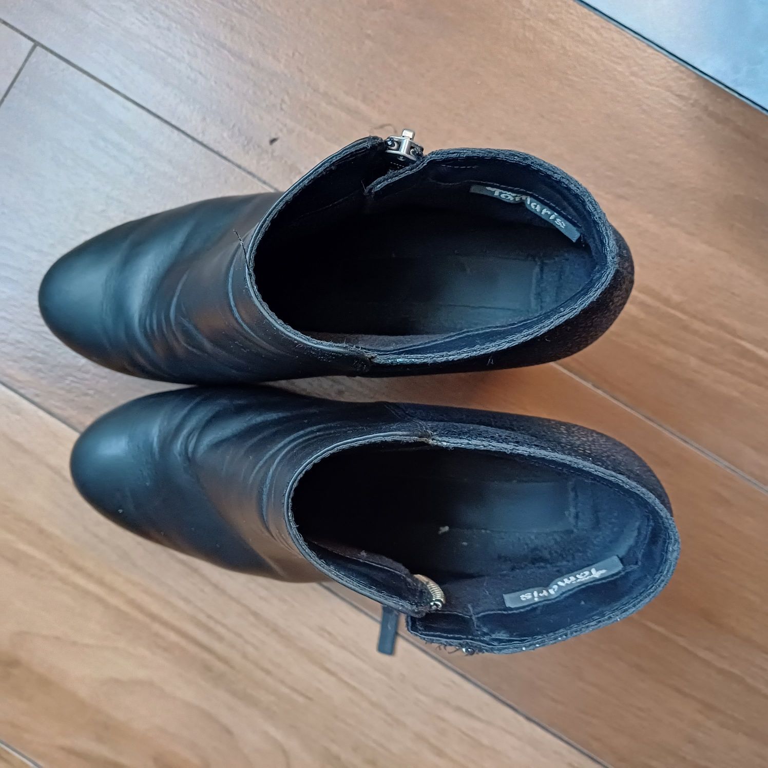 Czarne botki na obcasie  Tamaris r 38