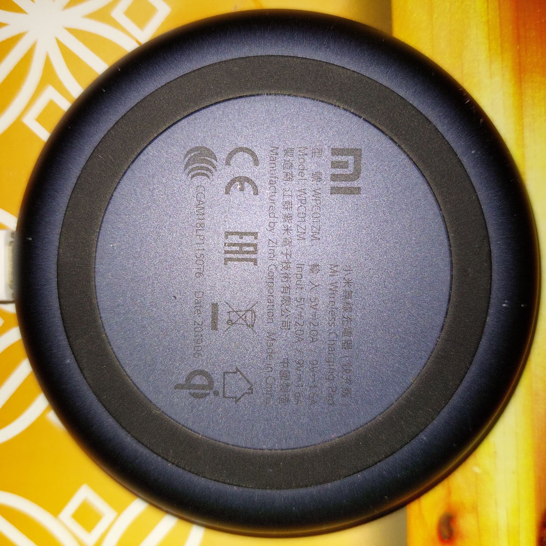 Бездротовий зарядний пристрій  Xiaomi Mi Wireless Charger WPC01ZM
