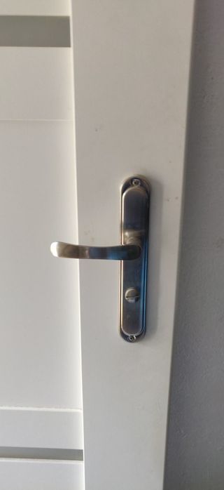 Drzwi łazienkowe lewe 80 trzy zawiasy klamka zamek okucie w komplecie