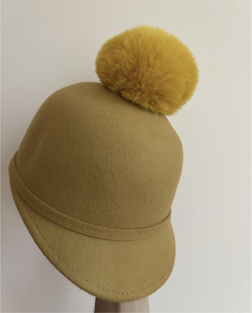 Шапка/капелюх від Zara з помпоном для дівчинки
