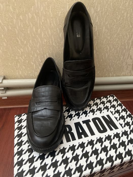 Лофери жіночі шкіра шкіряні БУ MIRATON жіноче взуття