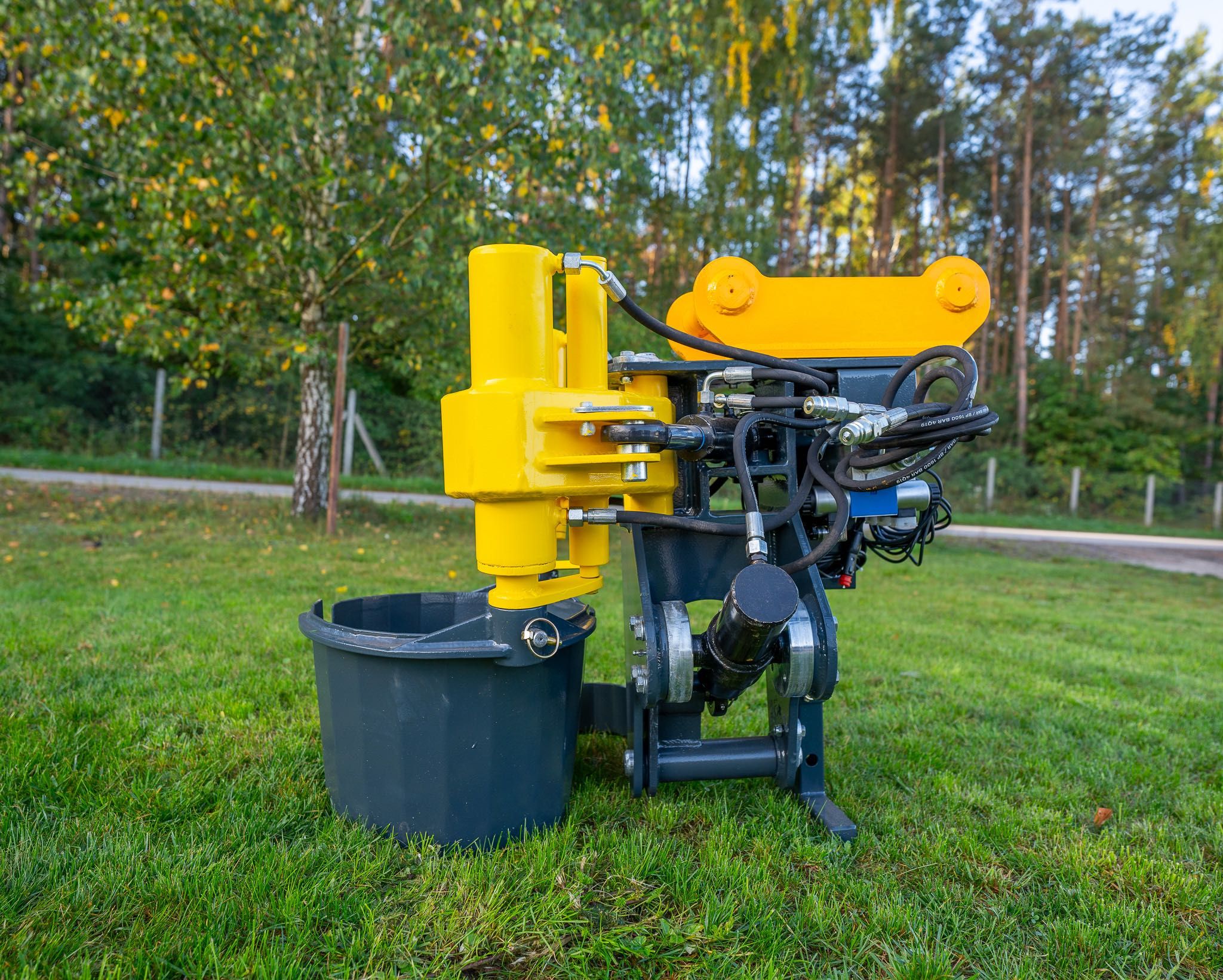 Przesadzarka do krzewów i drzew model pd mini do koparek i ładowarek