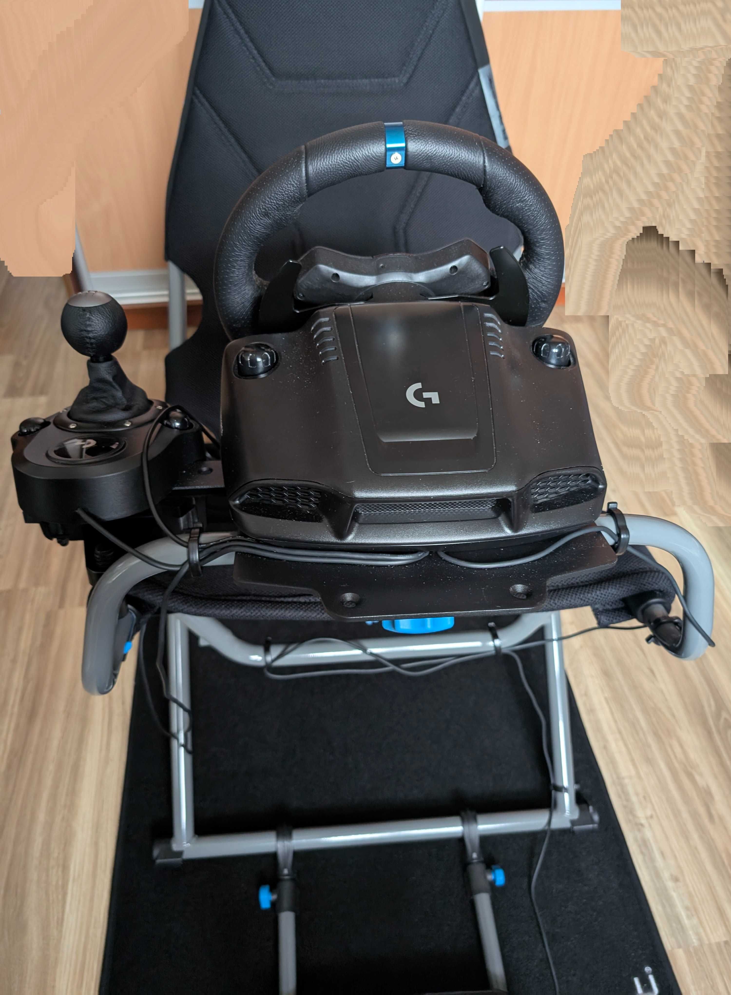 Playseat challenge X & Logitech G923 Racing Wheel and Pedals + Shifter