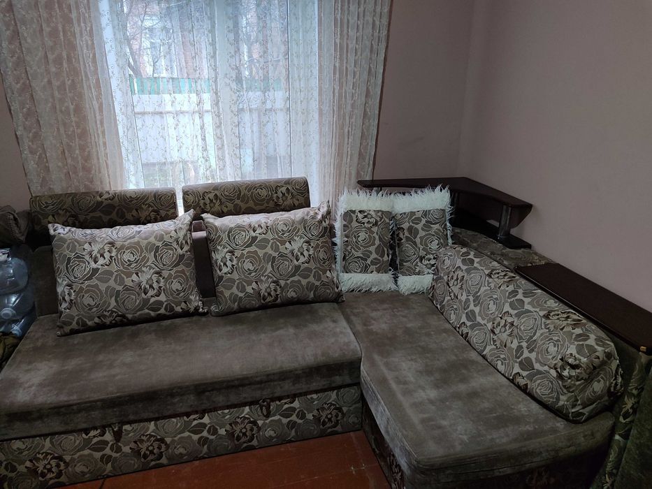 Диван кутовий в гарному стані