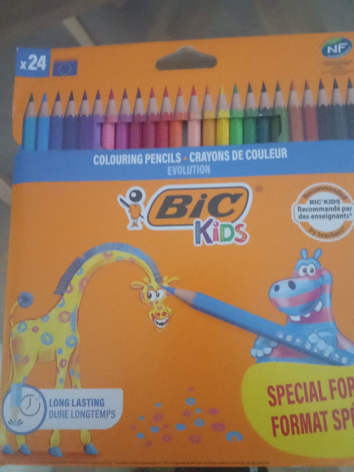 Conjunto de material escolar NOVO