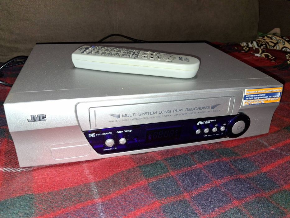 Відеомагнітофон JVC HR-J295EE
