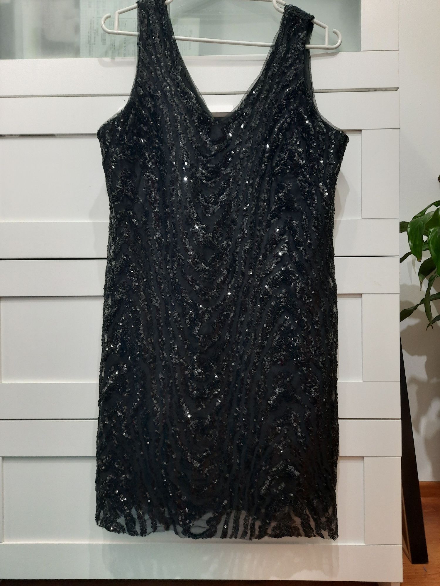 Sukienka Reserved M czarna cekiny sylwester bdb