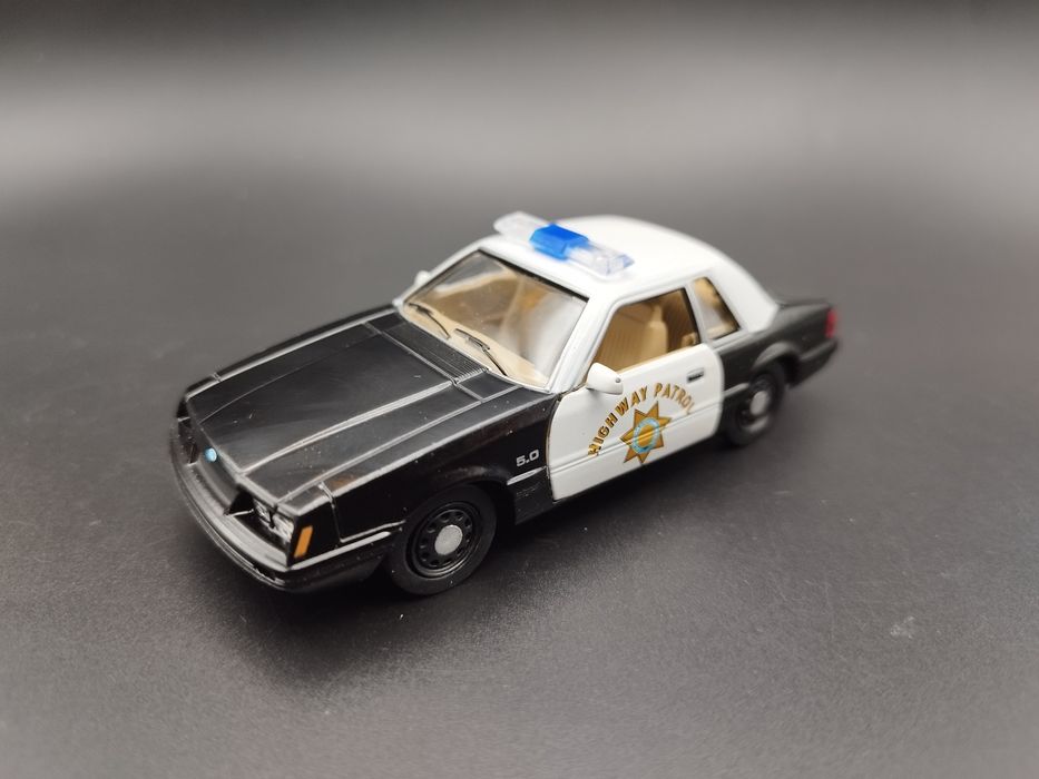 1:43 AmerCom 1985 Ford Mustang California Highway Patrol USA model