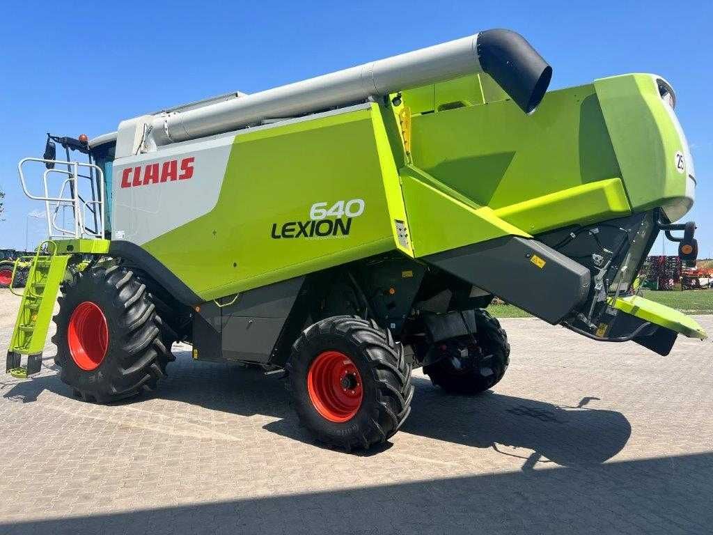 Kombajn zbożowy Claas Lexion 640 + C660 ze stołem do rzepaku