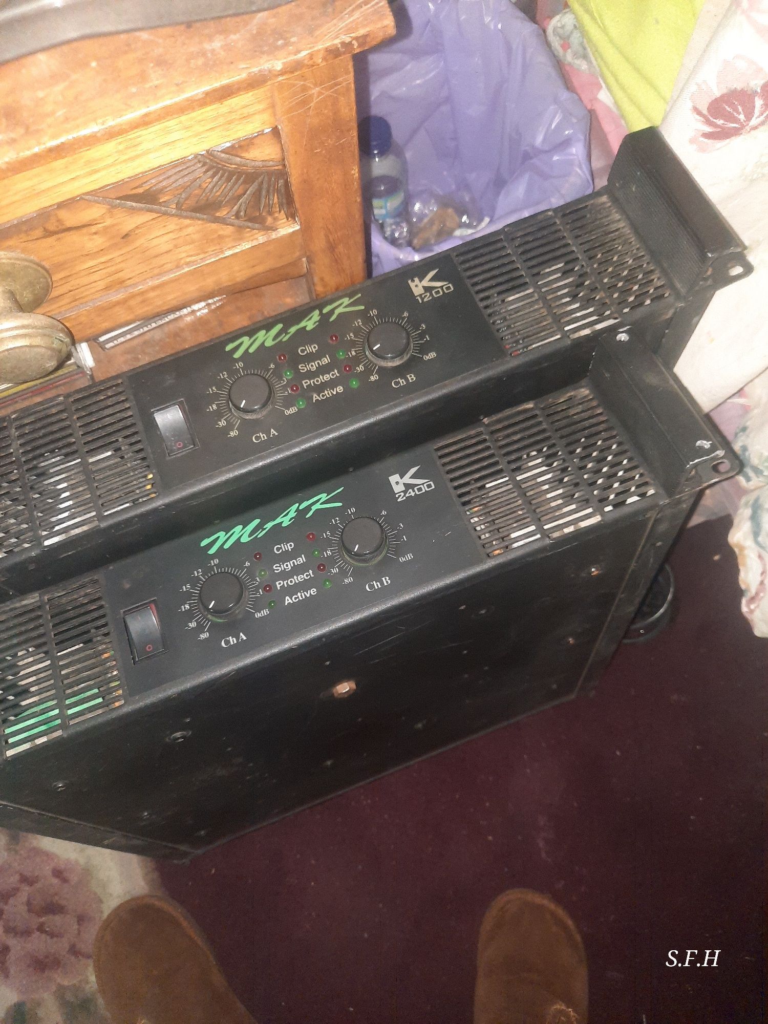 Vendo Amps Mack 2400 e 1200