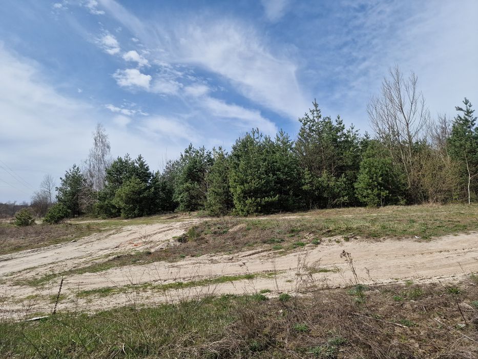 Продам землю 1.1 га ,фасад