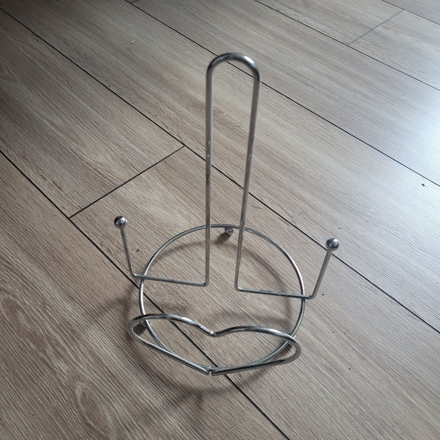Stojak na ręcznik papierowy
