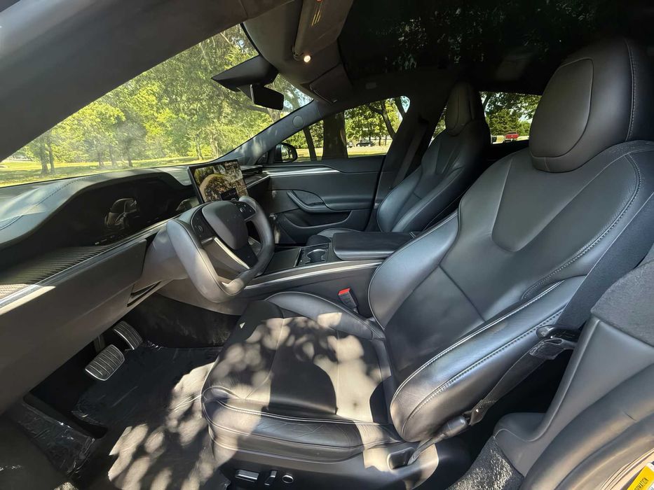 Tesla Model S      2021