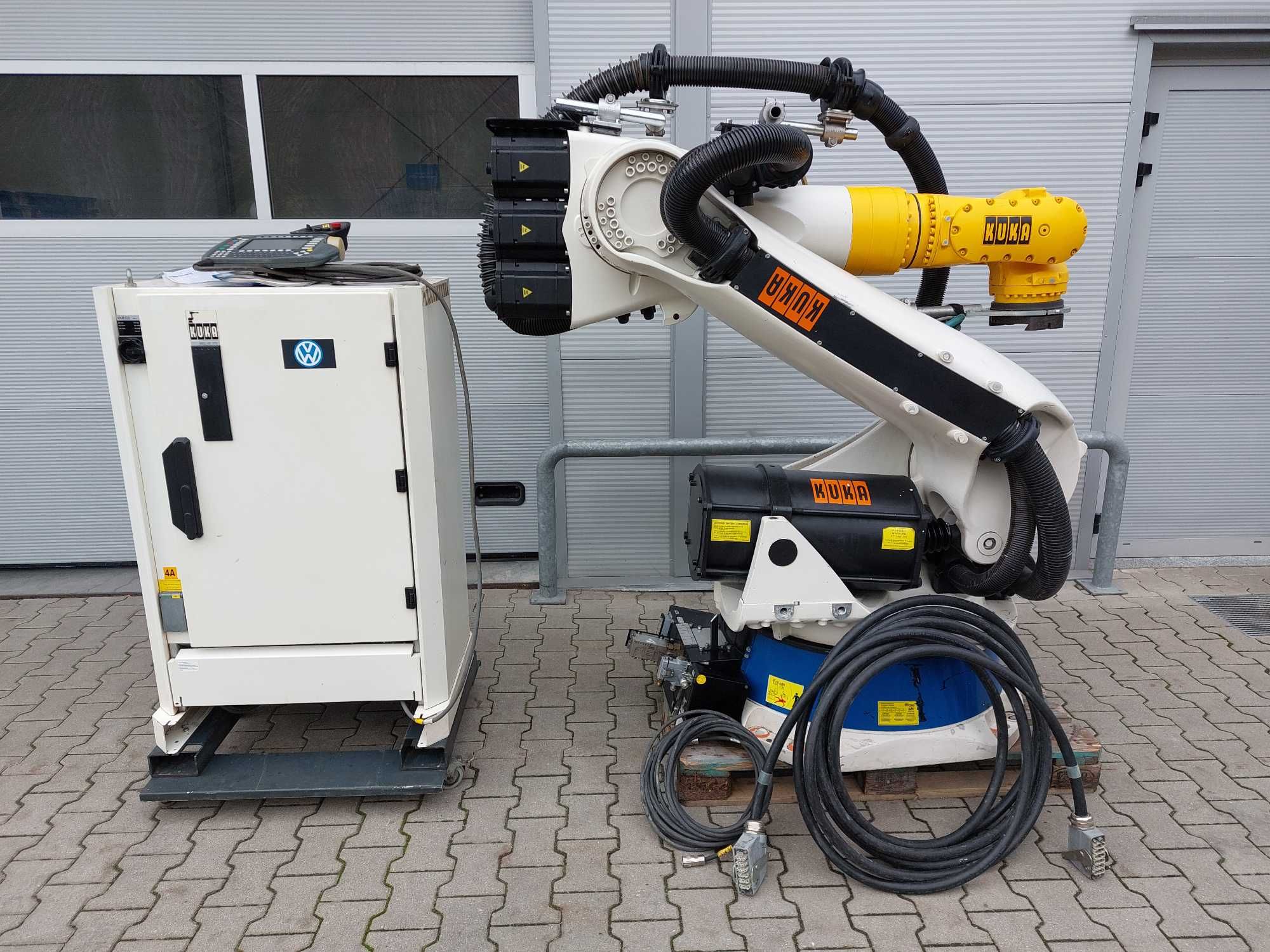 Robot przemysłowy KUKA KR210 szafa KRC2 panel kable ABB Fanuc