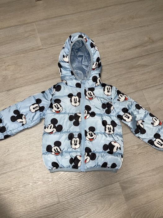 Курточка с мики маусом