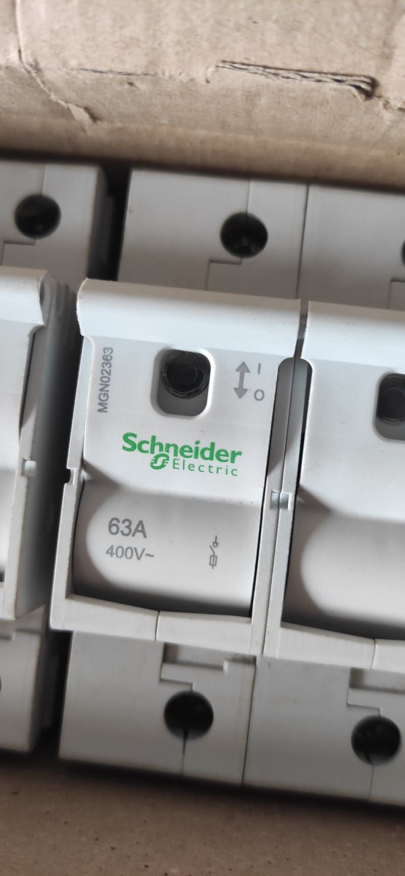 Schneider Electric nowy Rozłącznik bezpiecznikowy 63A 3-biegu