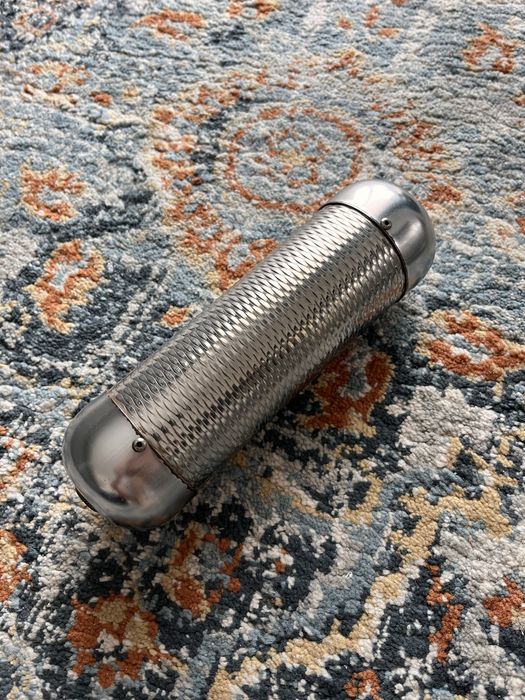 Ganzá com pente (instrumento brasileiro)