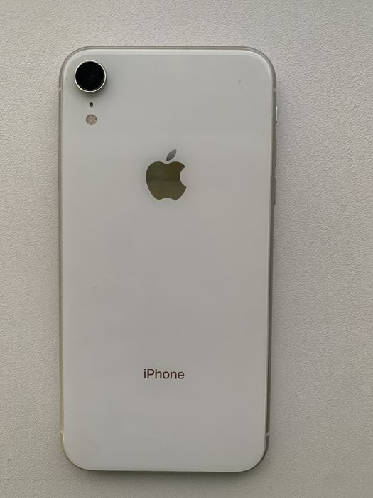 Продаю IPhone XR