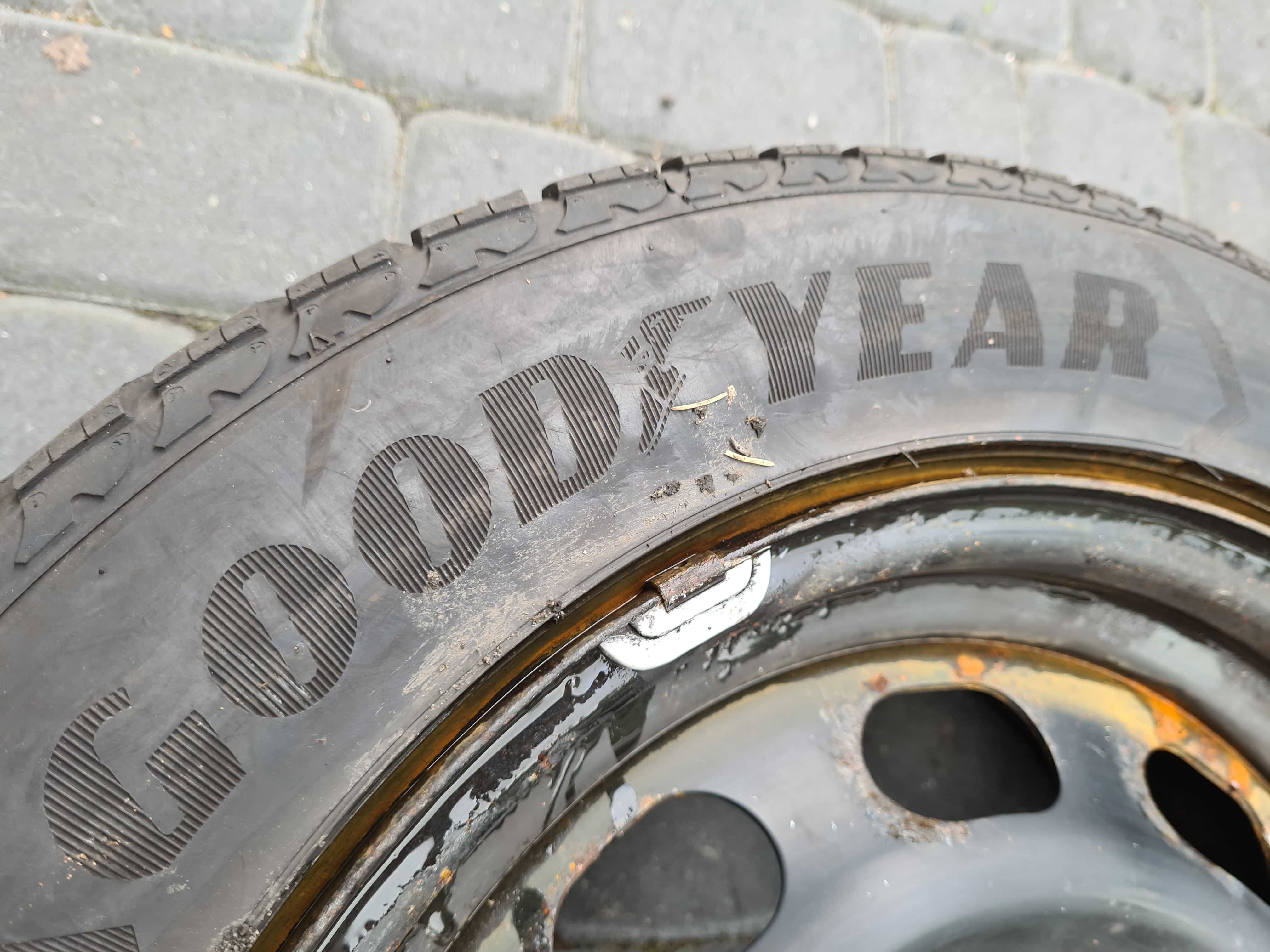 Opony GoodYear Ultragrip 8 - 205/60/16