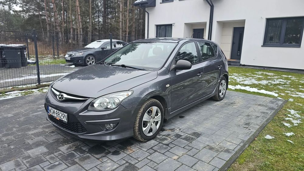 Hyundai I30 Sprzedam: Hyundai i30 (2010) - Oszczędny i Dynamiczny!