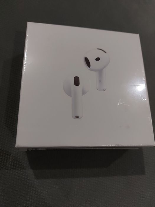 AirPods 4 with actvi noise cancellation