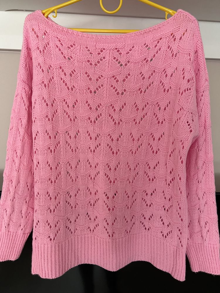 Sweterek ażurowy różowy
