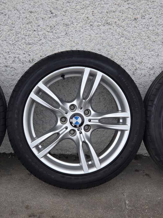 Jantes Originais BMW 18" Pack M com Pneus 225.45.18 + 255.40.18