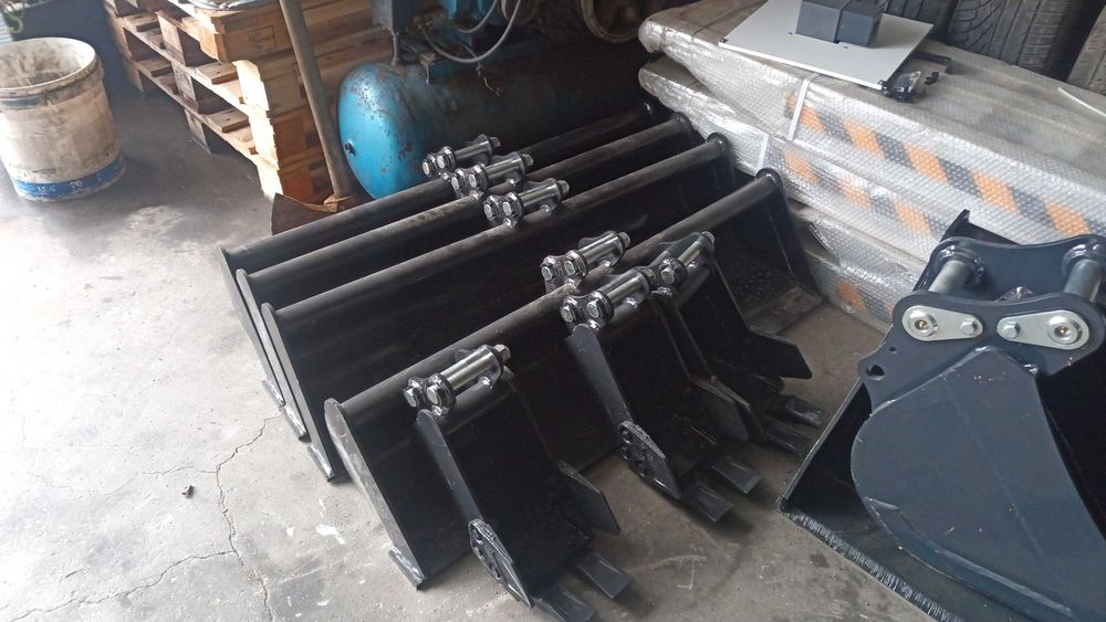 Mini giratórias novas 2 ton motor Kubota 3 baldes