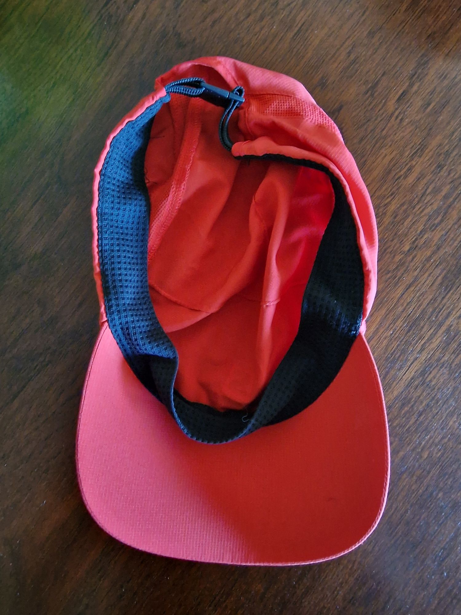 Chapéus Salomon (vermelho e azul)