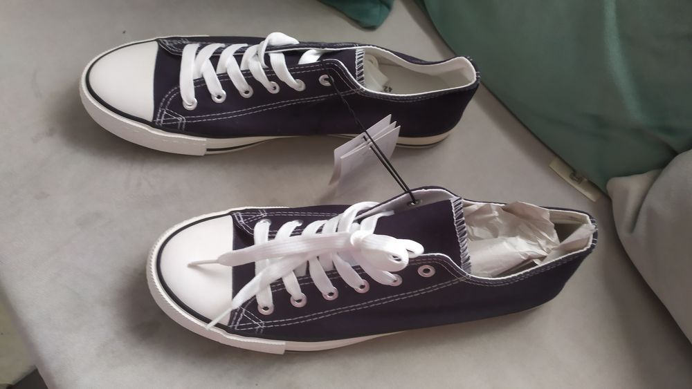 Tênis novos tamanho 42