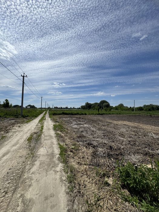 Продам земельну  ділянку 10 соток з виходом до каналу