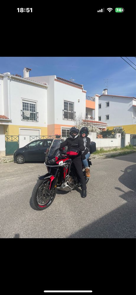 Honda Africa Twin 1100 Dct 2022 muito bem estimada com 2850 em extras