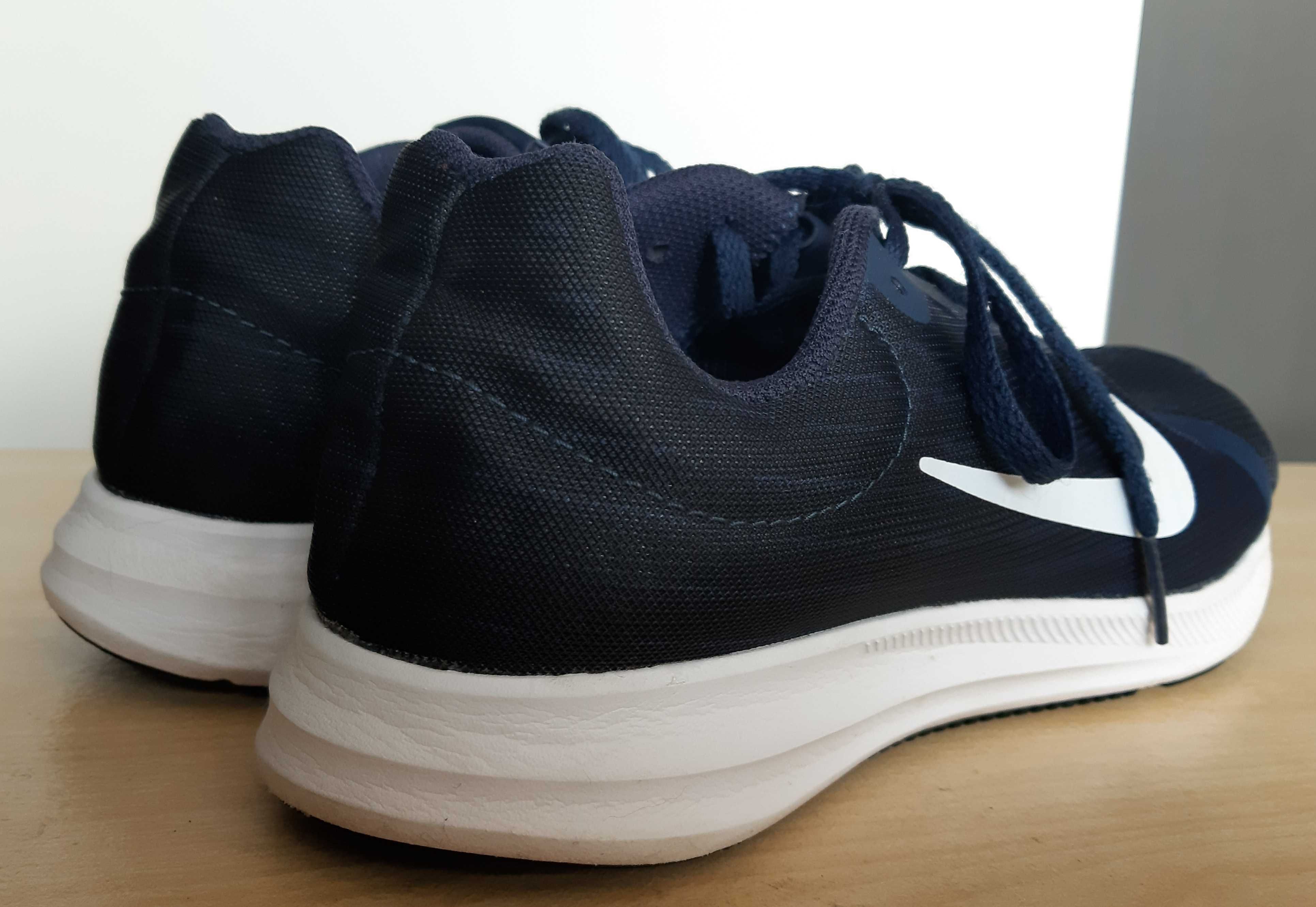 Buty, adidasy Nike młodzieżowe r. 38,5 dla chłopca. Super stan!