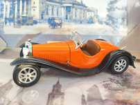 Kolekcjonerski auto BBurago, Bugatti type 55 1932, 1/24 pomarańczowy