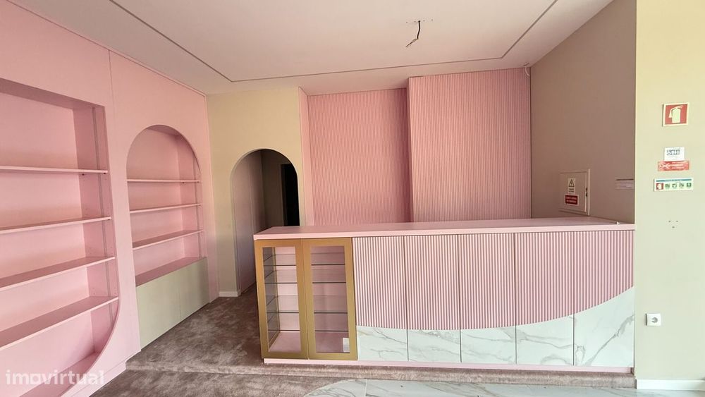 **Espaço Comercial para Arrendamento no Coração da Cidade**