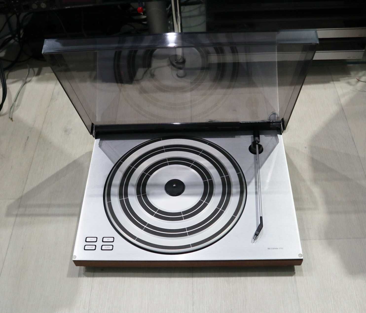 Проигрыватель пластинок Bang olufsen beogram 1700
