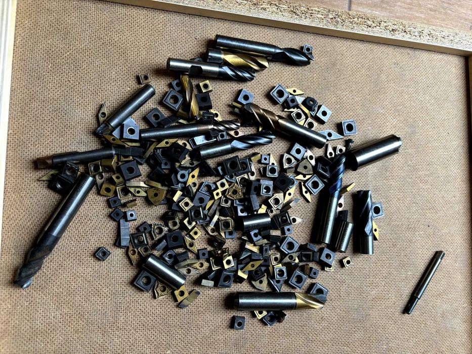 Używany wiertła ,frezy płytki węglikowe 2 kg