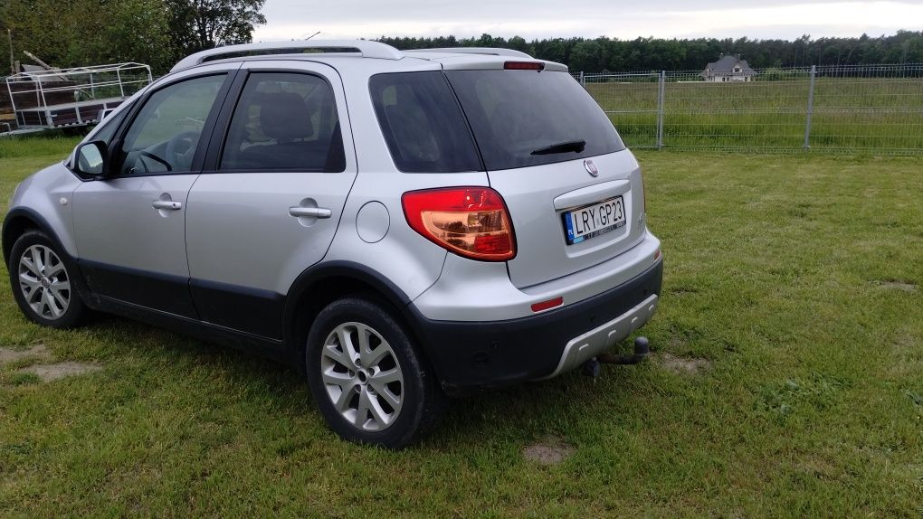 Samochód Fiat Sedici
