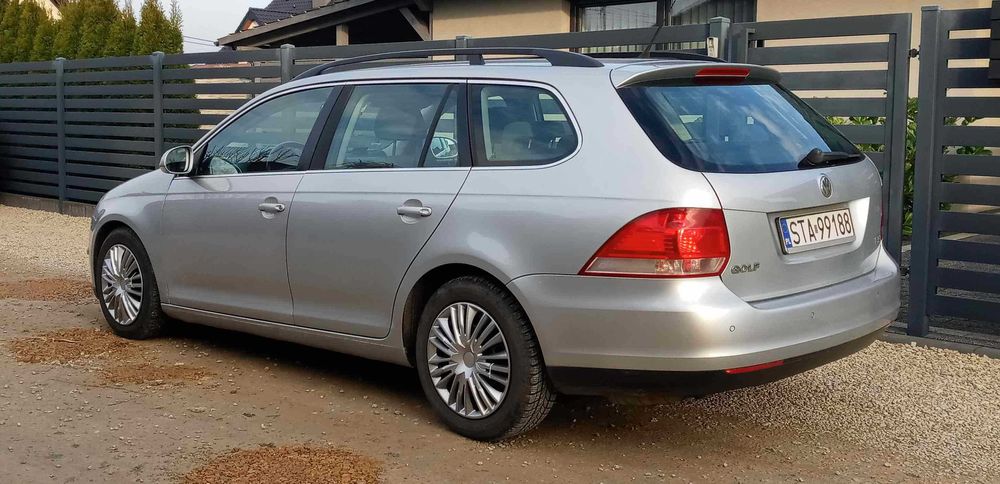 Zadbany i uszanowany Volkswagen Golf, benzyna, pierwsza rej. 2008 rok.