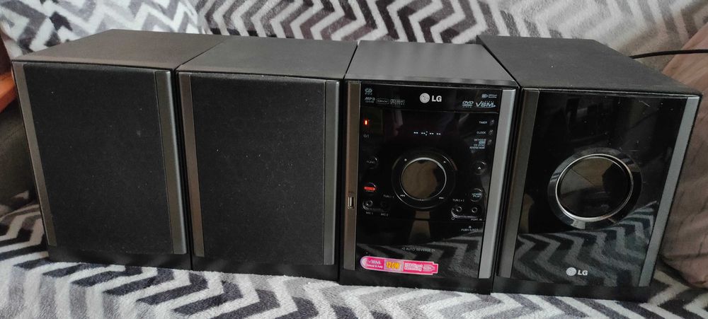 Wieża LG XD123 DVD/CD/MP3/USB Recording_BDB_WAWA (dźwięk 2.1)