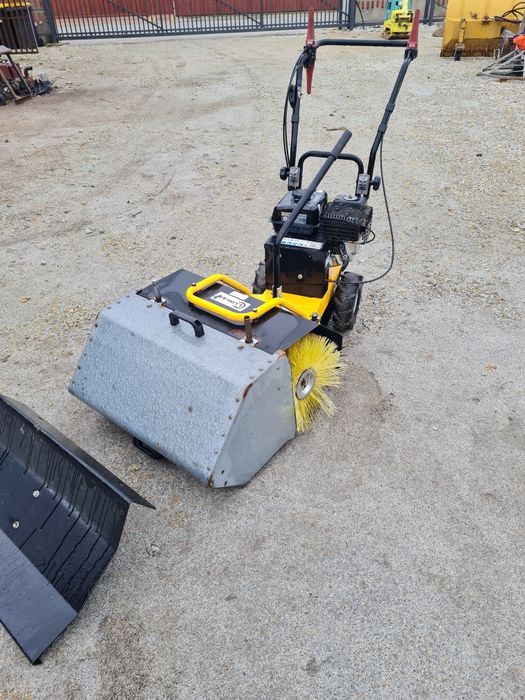 Zamiatarka odśnieżarka LUMAG KM600 kosz pług