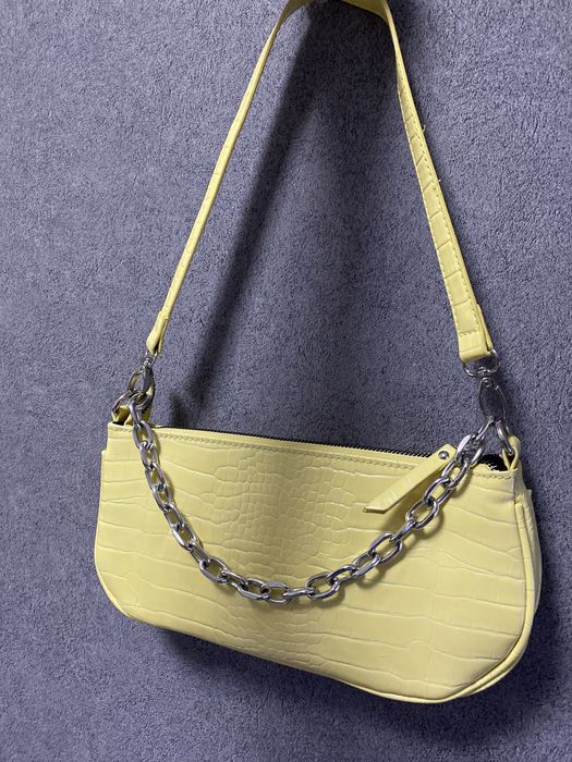 Сумка   желтая цепочкой