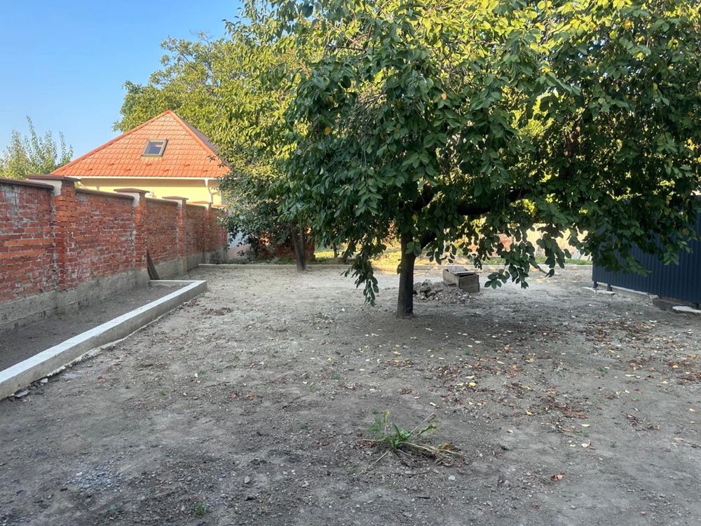 Продам 3 кім.квартиру (пів будинку з ділянкою.вул. Літуна (Толстого)