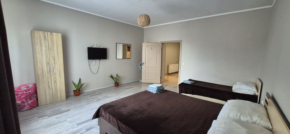 Будинок подобово,ВІЛЬНО