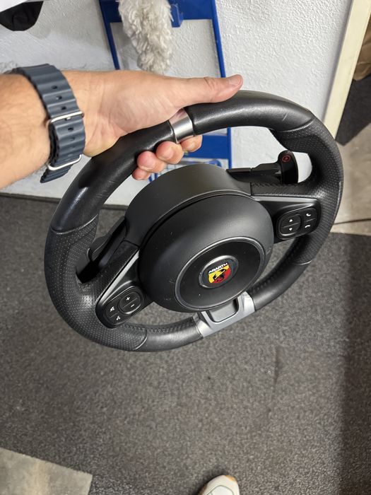 Volante Fiat / Abarth 500 com patilhas