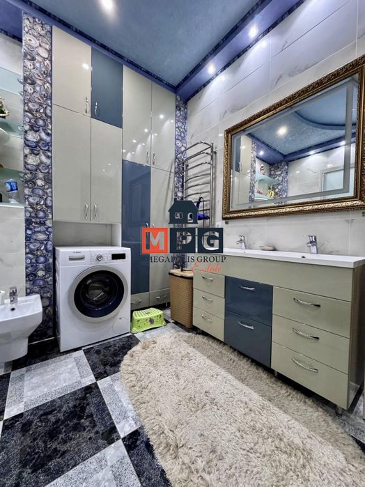 Продаж 3-кімнатної квартири / ЖК «Будинок на Набережній», Банний.