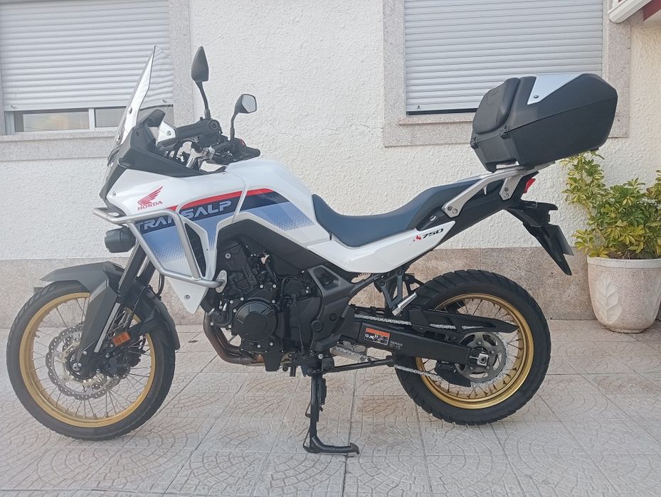 Honda transalp 750