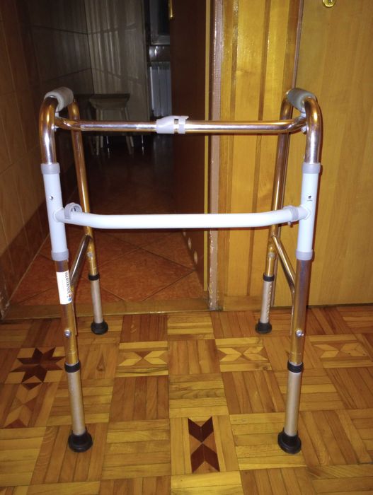 Balkonik kroczący trzyfunkcyjny