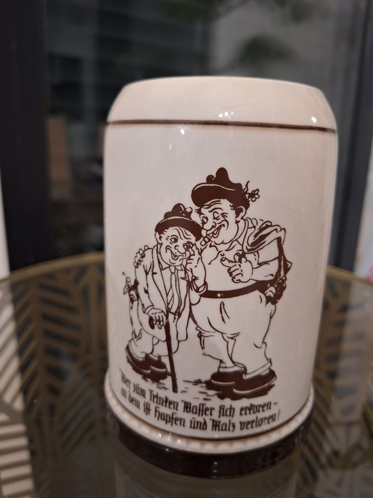 Duży kufel ceramiczny